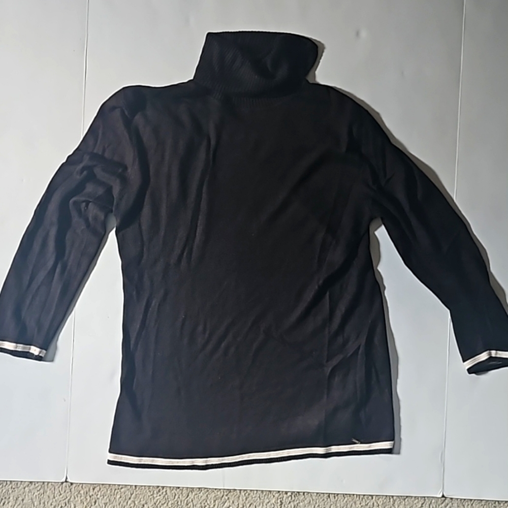 Tommy Hilfiger black pullover sweater